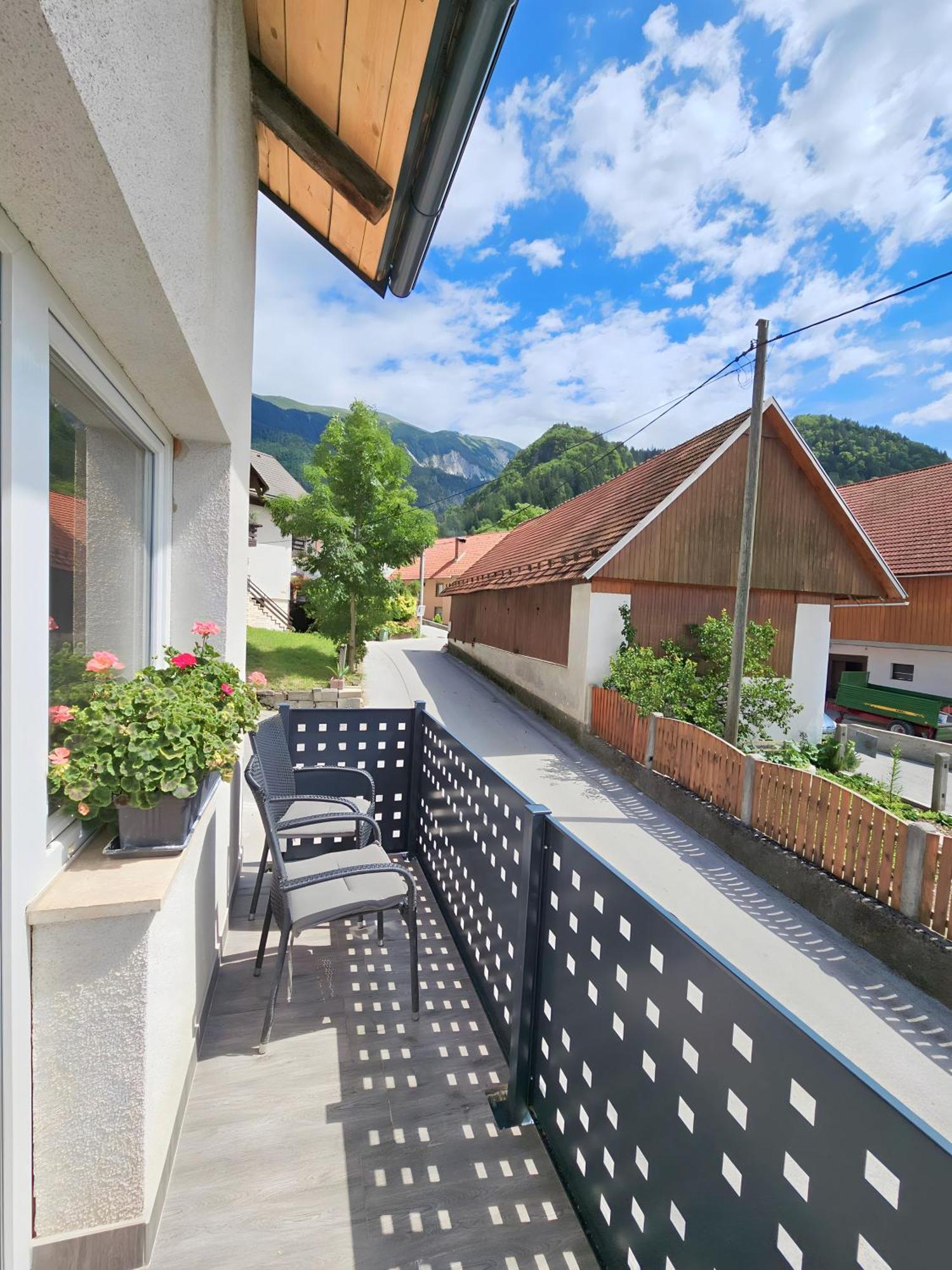 Апартаменты Charming Bella Hideout - Adults Only Есенице Экстерьер фото